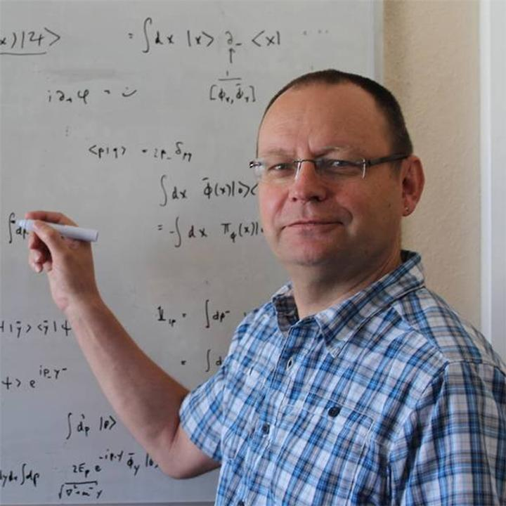 Dr Tom Heinzl